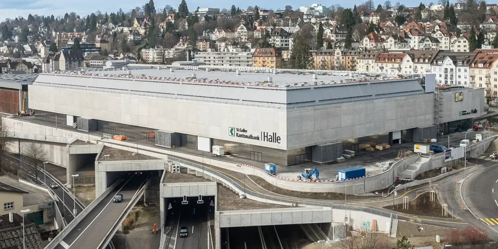 Olma Halle 1 von aussen. Neue Videoüberwachung mit Sicherheitskonzept der ES Sicherheit